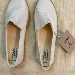 TOMS White Canvas Flats with Elastic V Insert